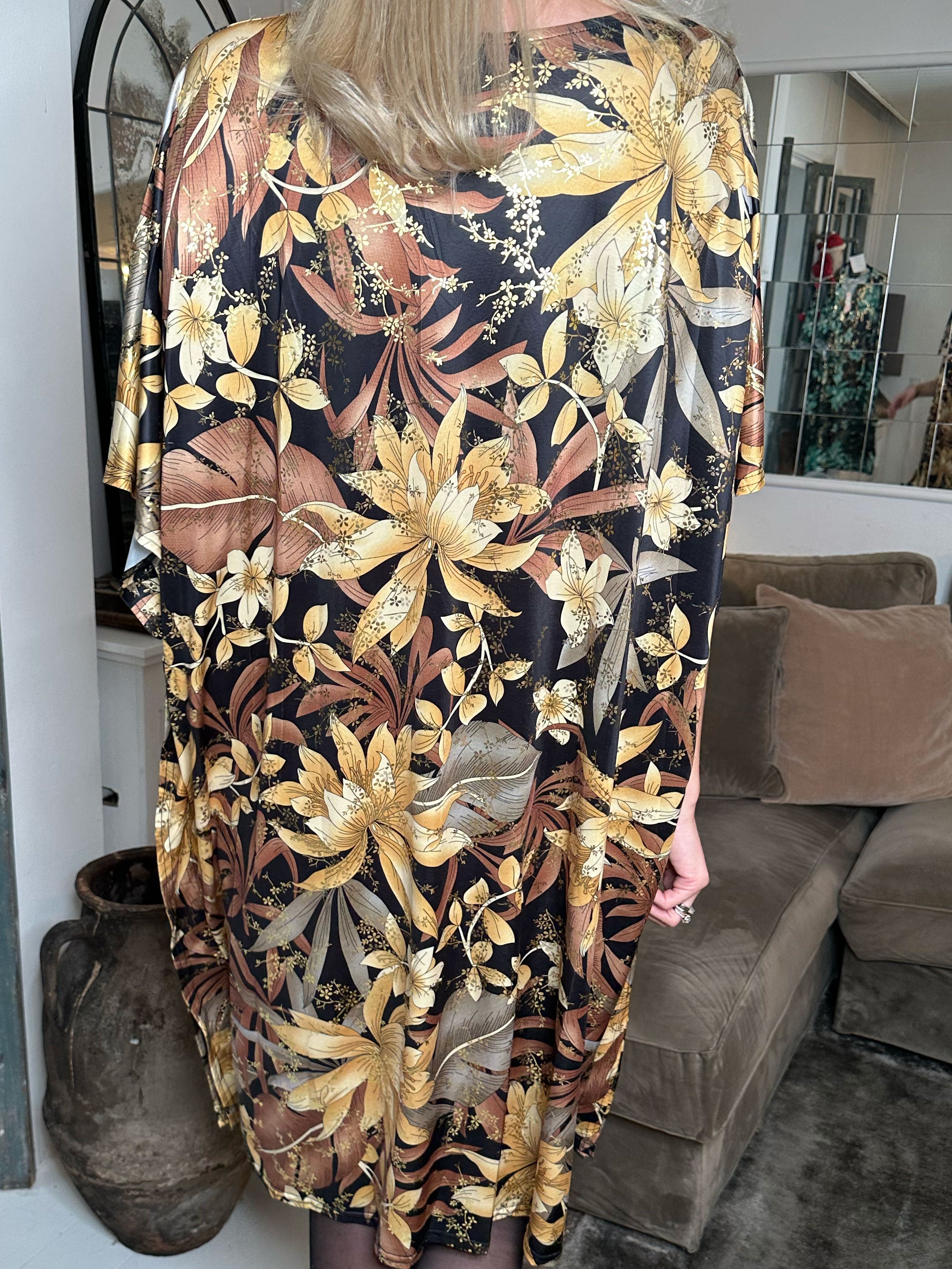 Azmina Flower - Tunikakjole i løs pasform med blomsterprint